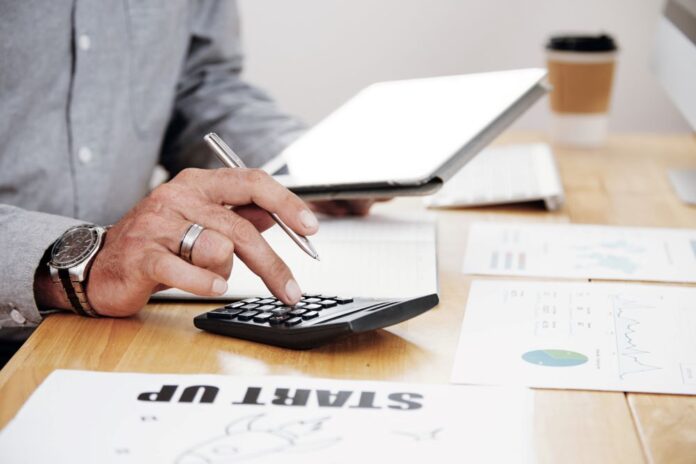 Using a Pension Fund Calculator to Forecast Your Golden Years