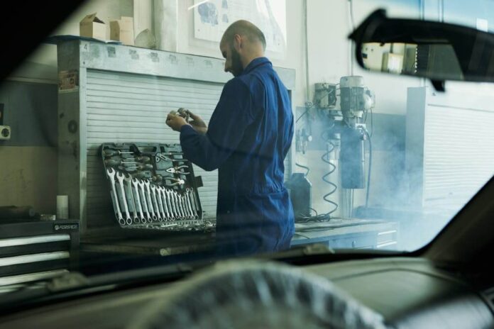 5 Proven Reasons Customizable Industrial Workbenches Boost Workplace Efficiency