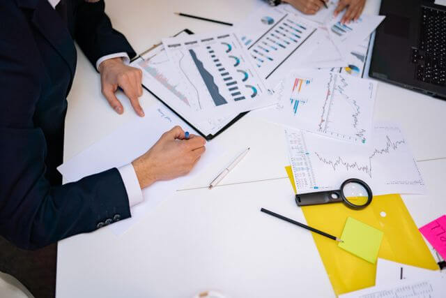 CPA Services, Bookkeeping, and Outsourced CFO: What New Jersey Businesses Need From Their Financial Professionals